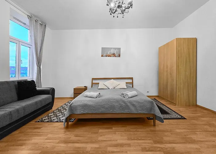 Apartment Modern Three-bedroom, Triple King Beds Wien